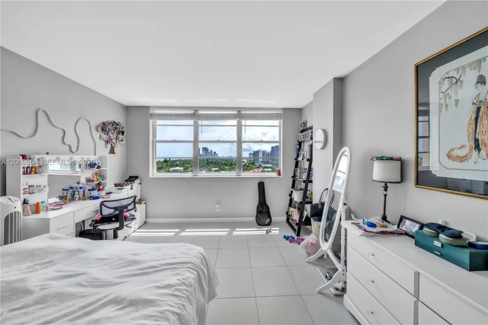 3161 S Ocean Dr #1106 Hallandale Beach, FL 33009