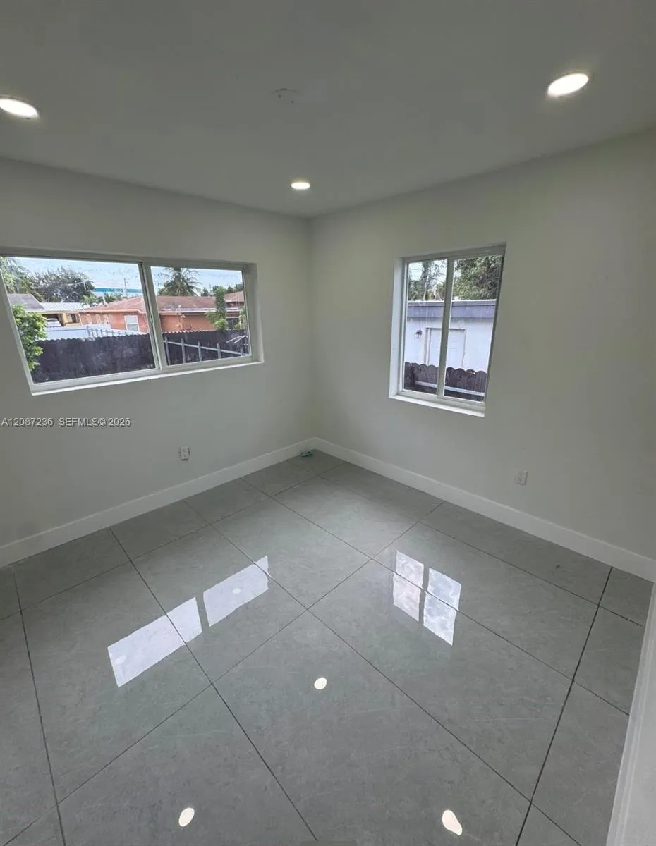 19201 NW 10th Ct Miami Gardens, FL 33169