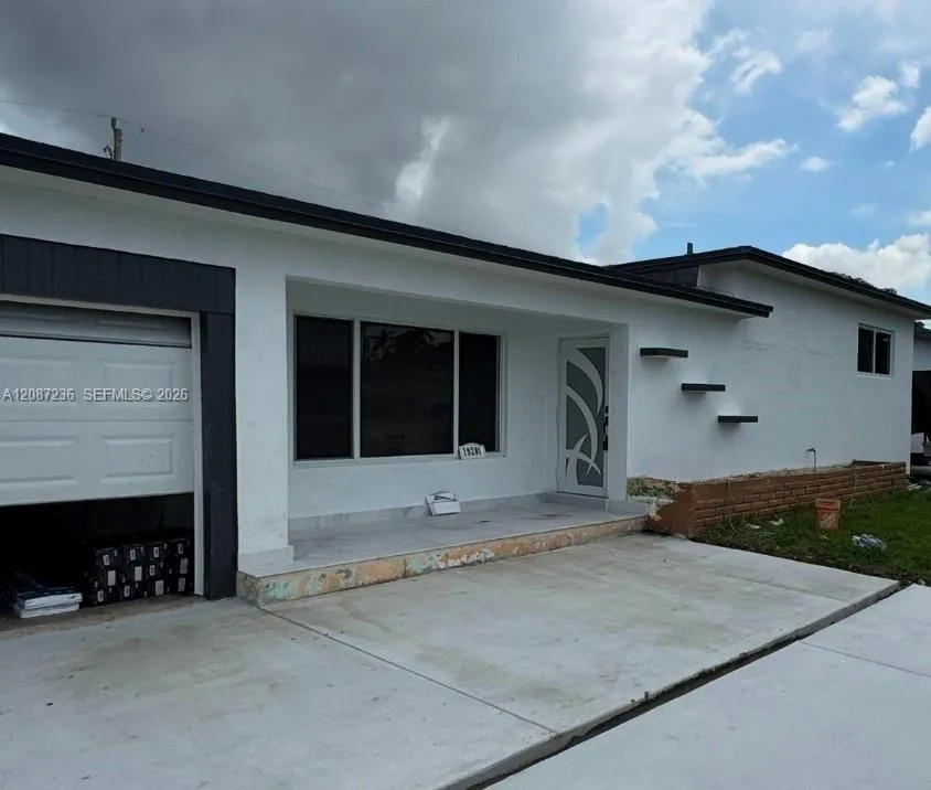 19201 NW 10th Ct Miami Gardens, FL 33169