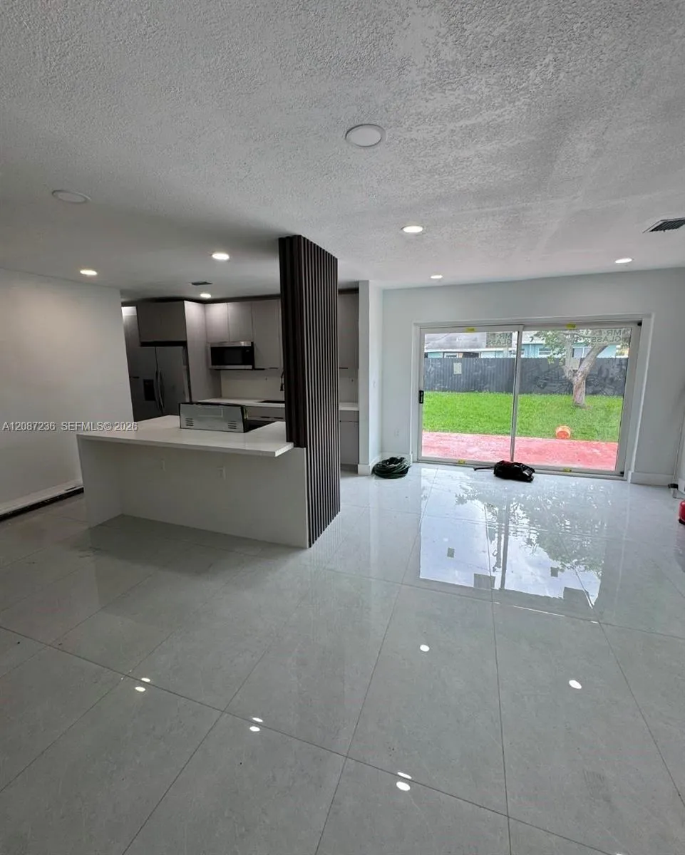 19201 NW 10th Ct Miami Gardens, FL 33169