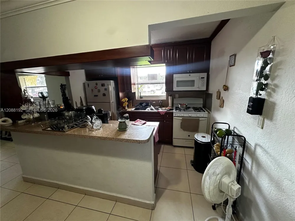 1245 W 24th St #126 Hialeah, FL 33010