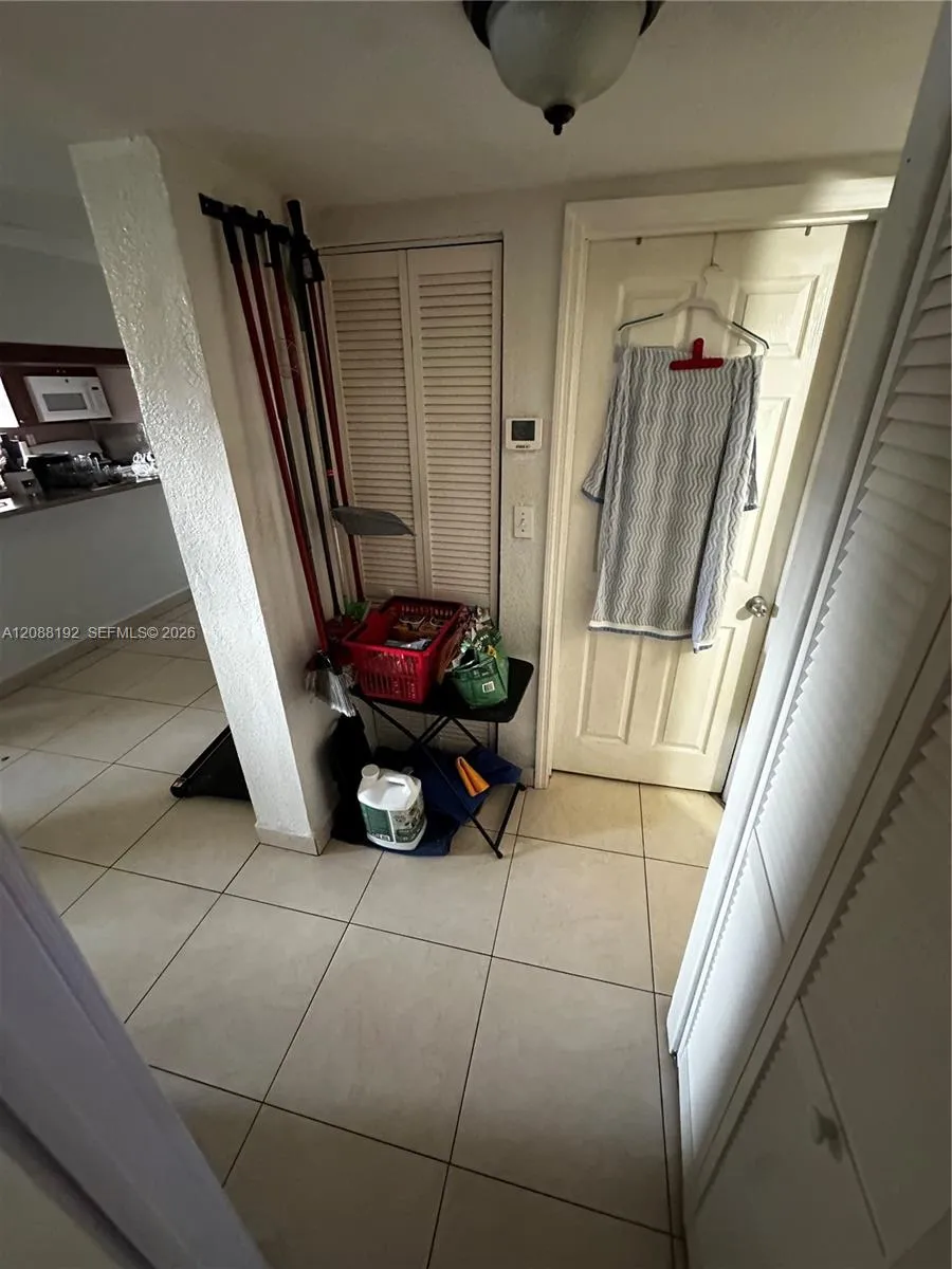 1245 W 24th St #126 Hialeah, FL 33010