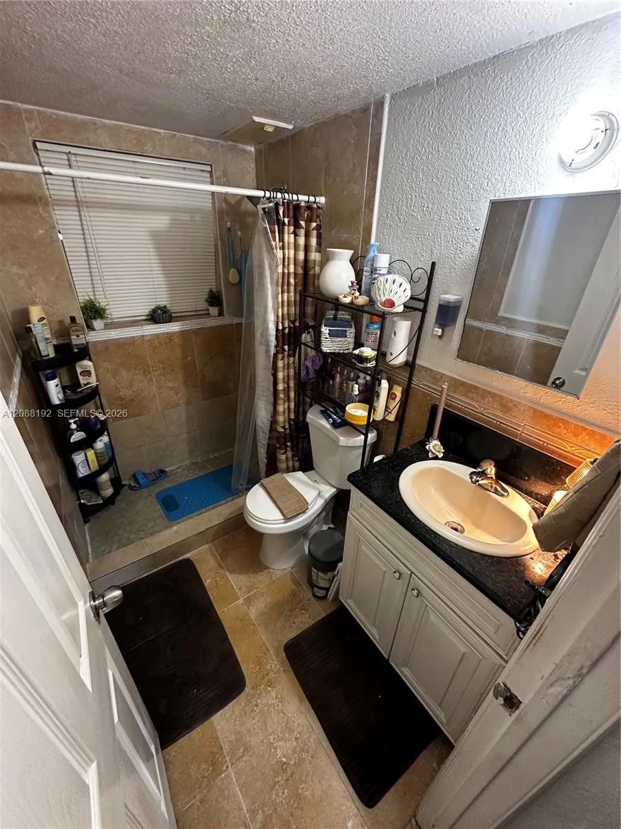 1245 W 24th St #126 Hialeah, FL 33010