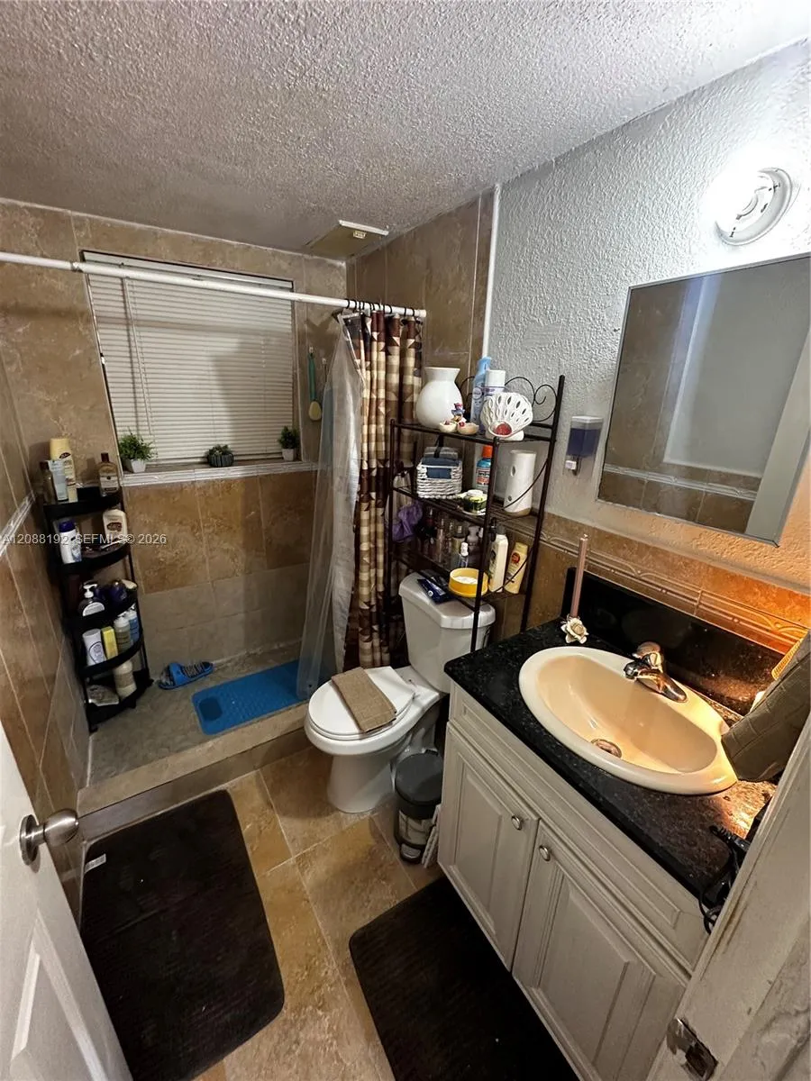 1245 W 24th St #126 Hialeah, FL 33010