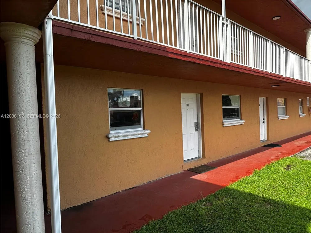 1245 W 24th St #126 Hialeah, FL 33010