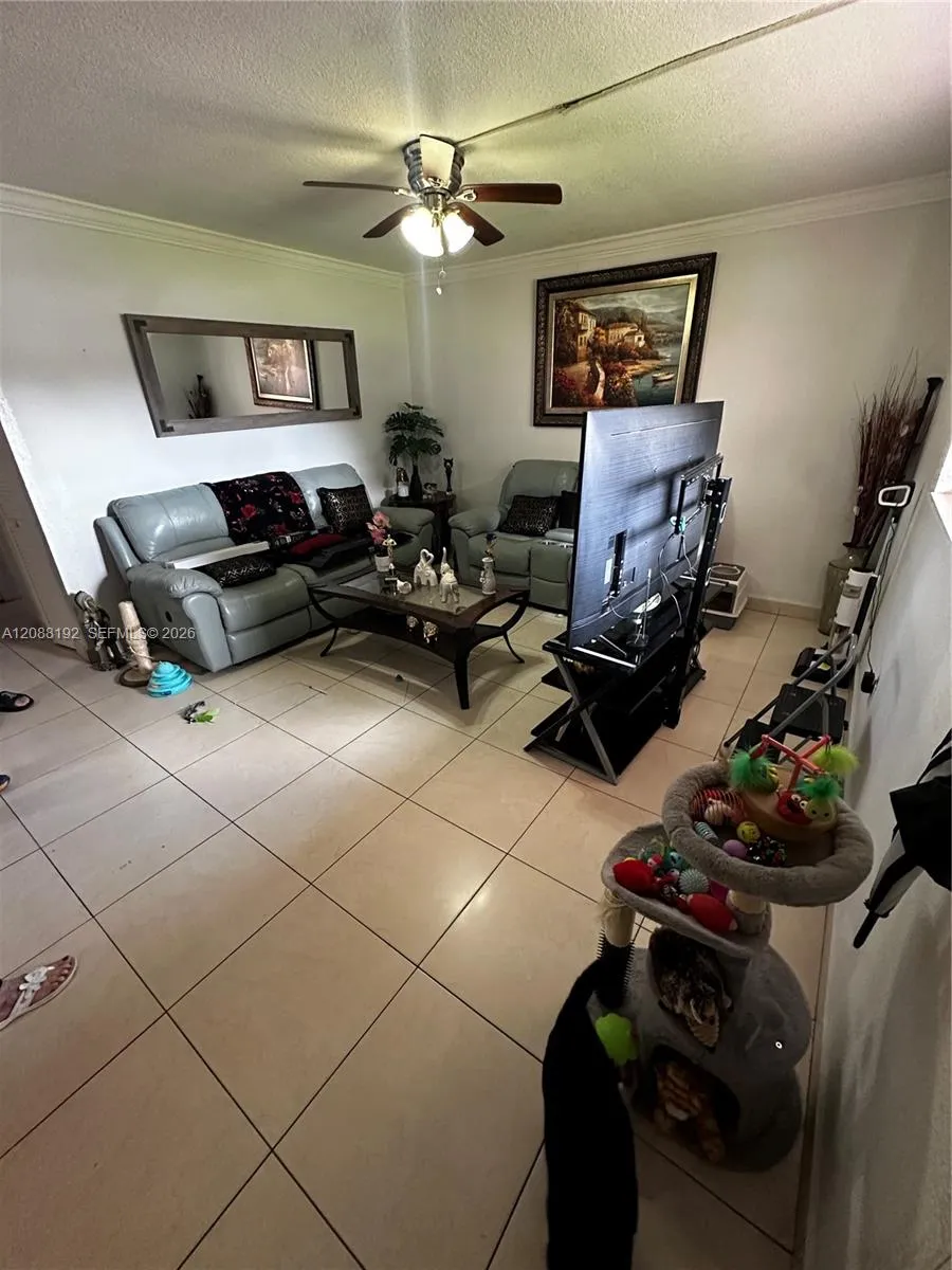 1245 W 24th St #126 Hialeah, FL 33010