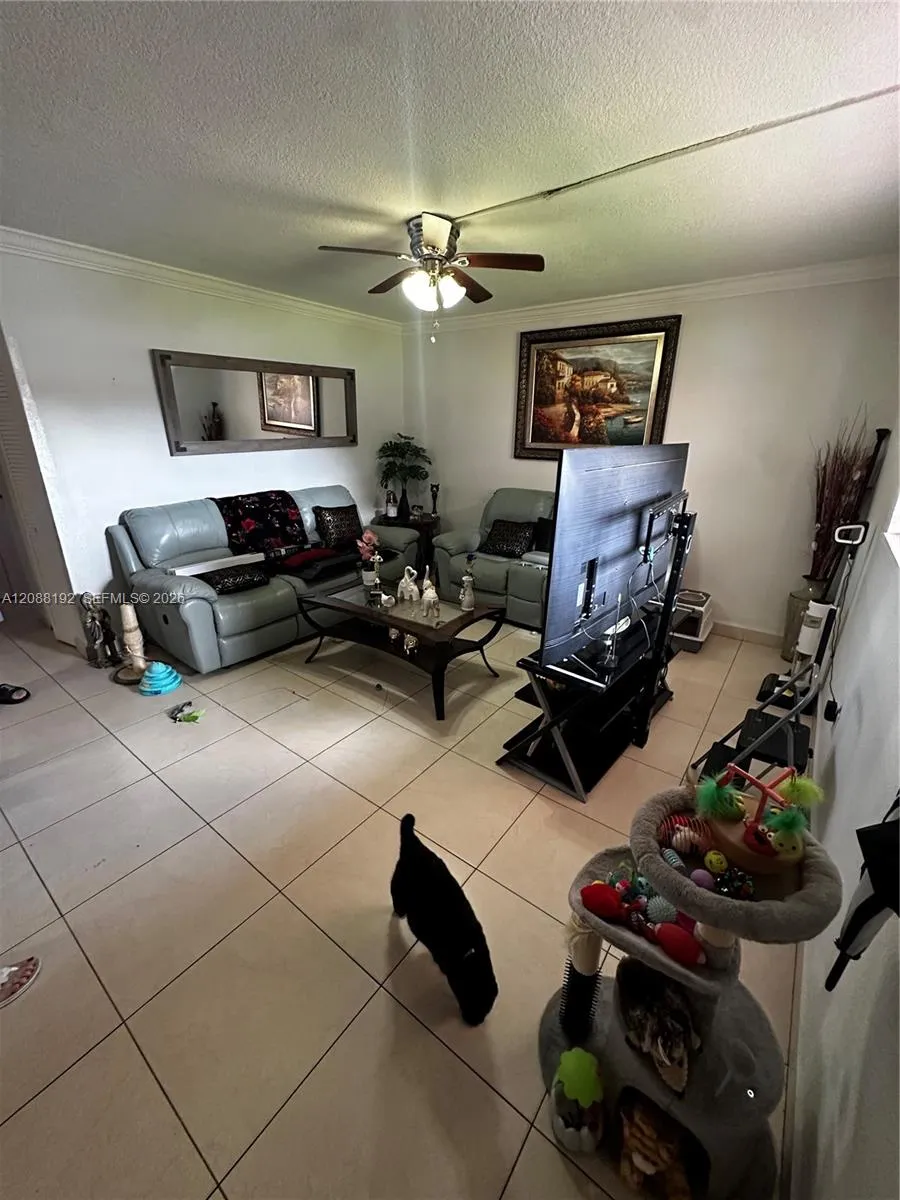 1245 W 24th St #126 Hialeah, FL 33010