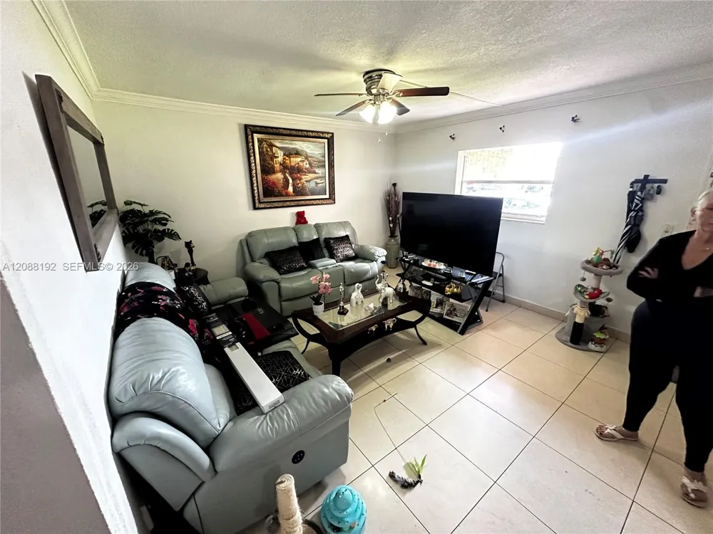 1245 W 24th St #126 Hialeah, FL 33010