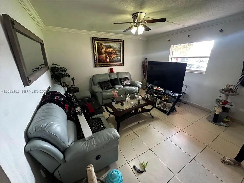 1245 W 24th St #126 Hialeah, FL 33010