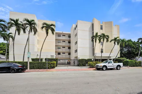 7601 BYRON AVENUE #3C