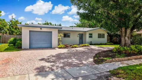 898 SW 10th Avenue