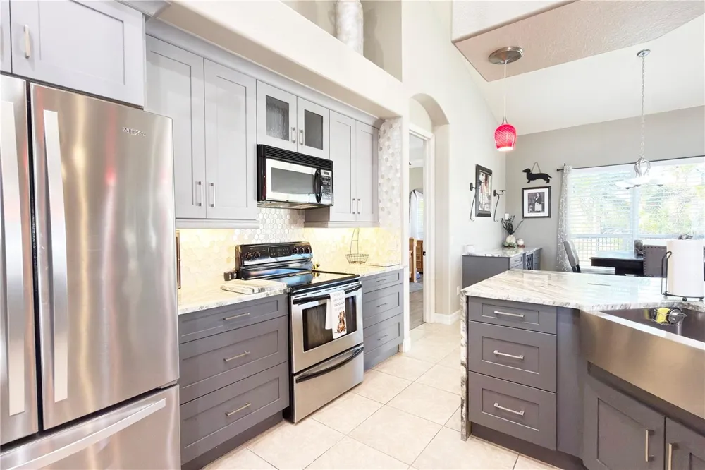 8723 S LAKE CIRCLE Fort Myers, FL 33908