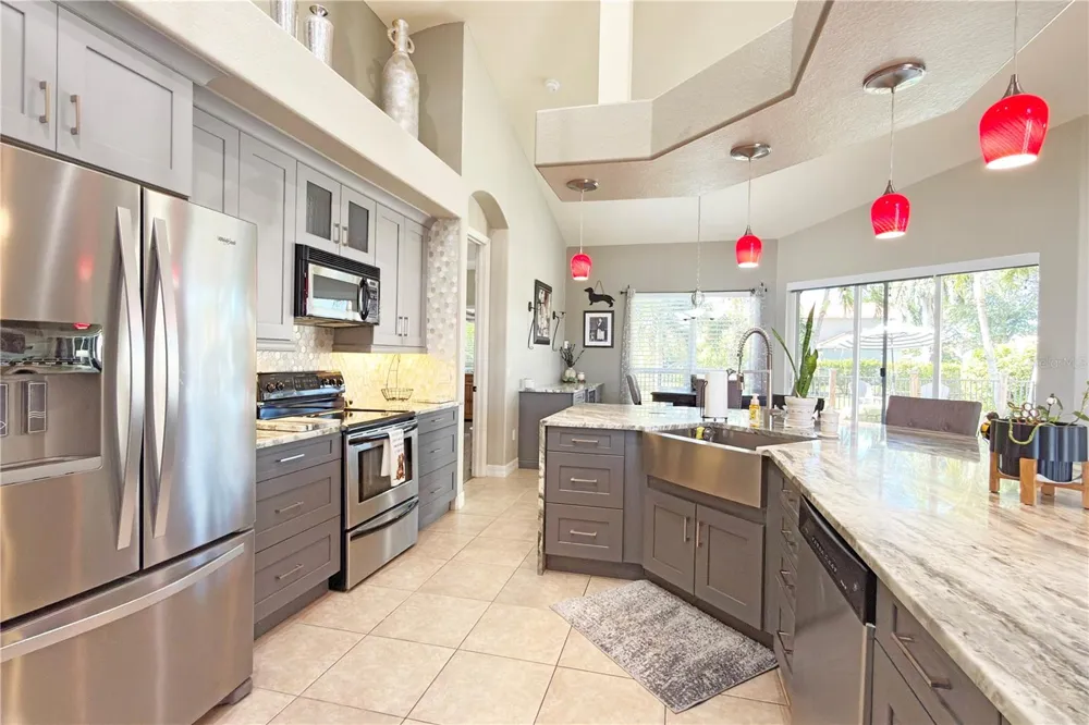 8723 S LAKE CIRCLE Fort Myers, FL 33908