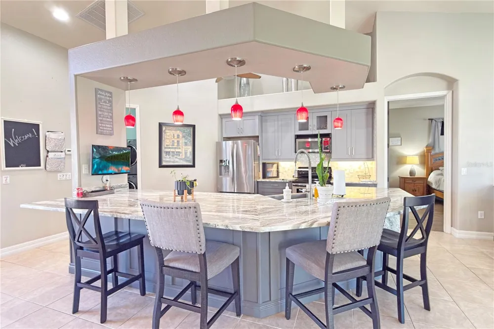 8723 S LAKE CIRCLE Fort Myers, FL 33908