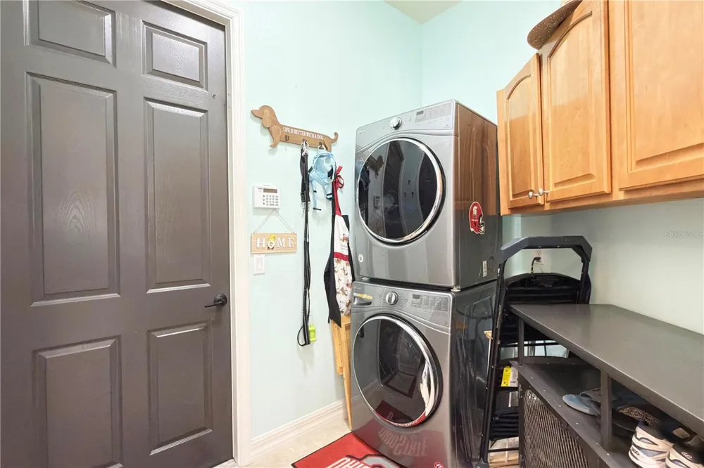8723 S LAKE CIRCLE Fort Myers, FL 33908
