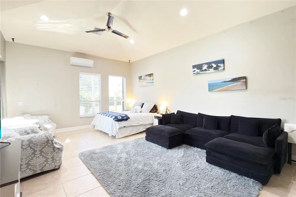 8723 S LAKE CIRCLE Fort Myers, FL 33908