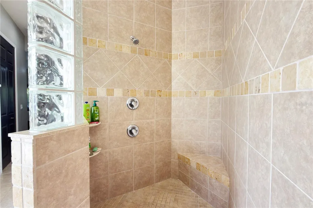 8723 S LAKE CIRCLE Fort Myers, FL 33908