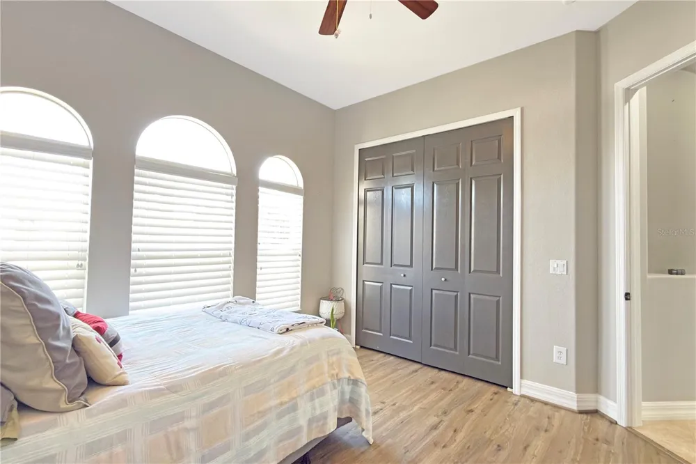 8723 S LAKE CIRCLE Fort Myers, FL 33908