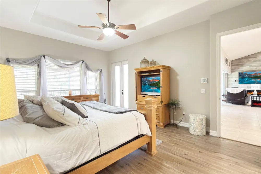 8723 S LAKE CIRCLE Fort Myers, FL 33908