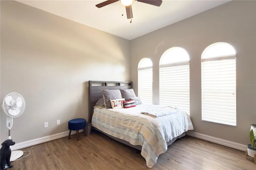 8723 S LAKE CIRCLE Fort Myers, FL 33908