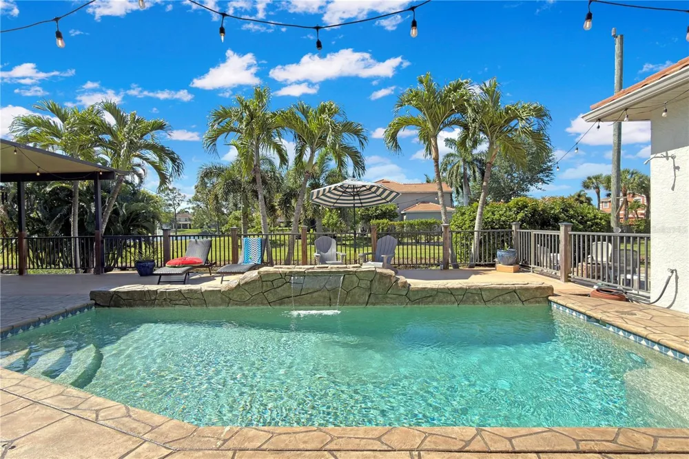 8723 S LAKE CIRCLE Fort Myers, FL 33908