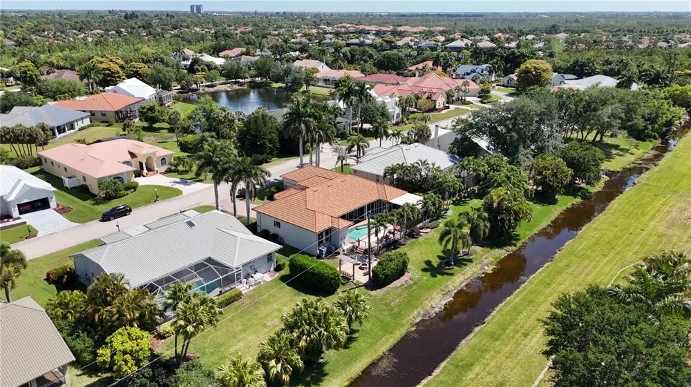 8723 S LAKE CIRCLE Fort Myers, FL 33908