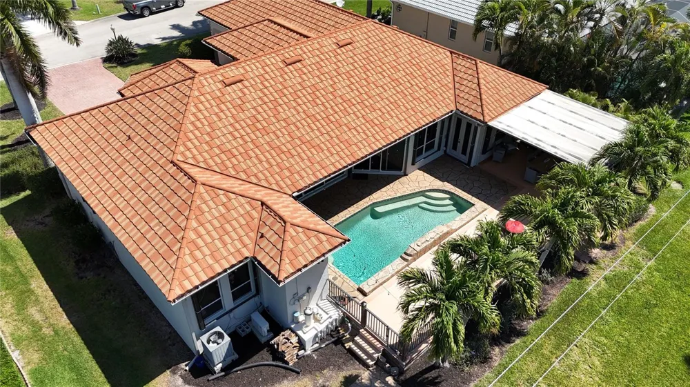 8723 S LAKE CIRCLE Fort Myers, FL 33908