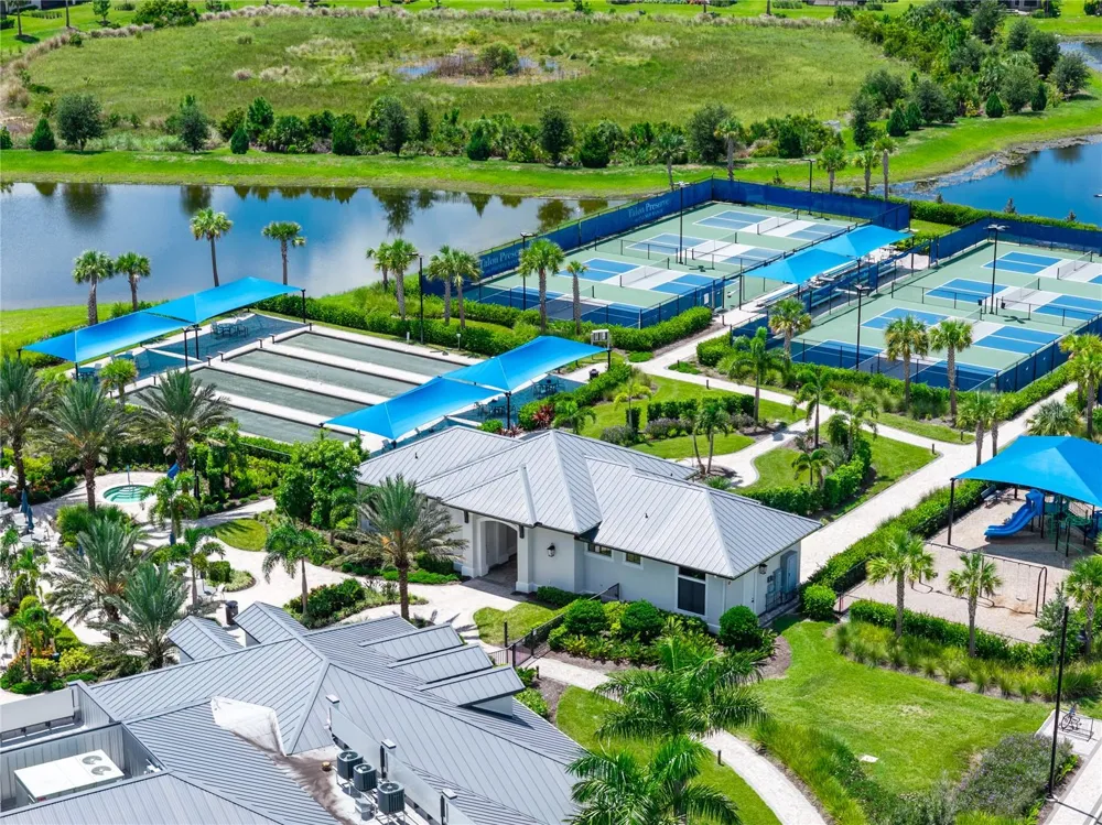 6332 WINDING PINE DRIVE Nokomis, FL 34275