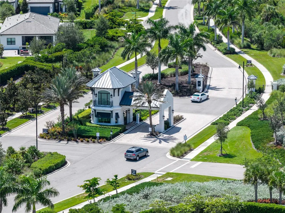 6332 WINDING PINE DRIVE Nokomis, FL 34275