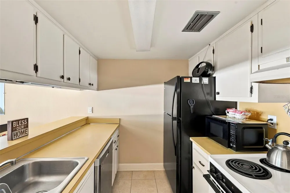 2525 W BAY DRIVE #A22 Belleair Bluffs, FL 33770