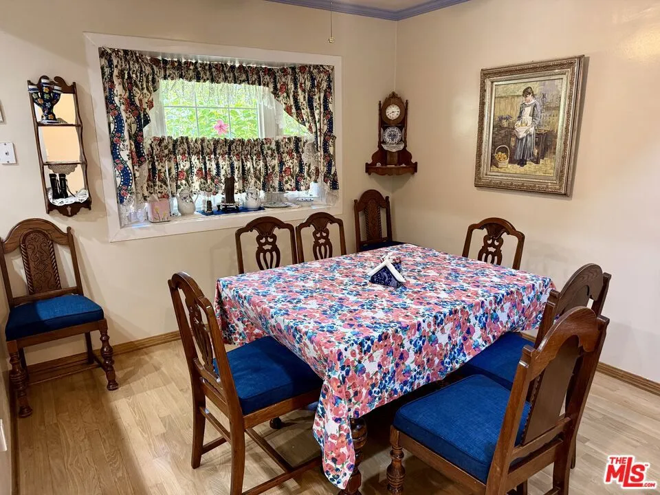 5429 Corbin Avenue Los Angeles, CA 91356