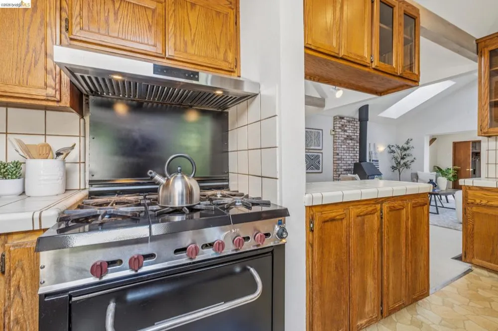6334 Kensington Avenue Richmond, CA 94805