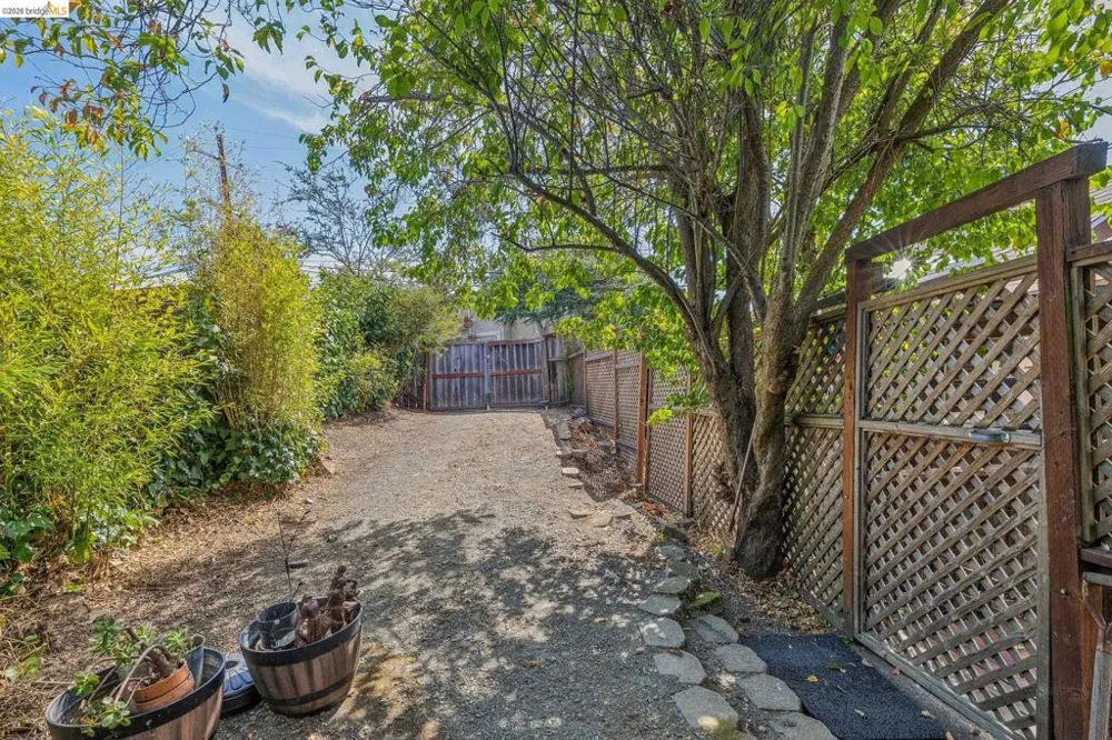 6334 Kensington Avenue Richmond, CA 94805