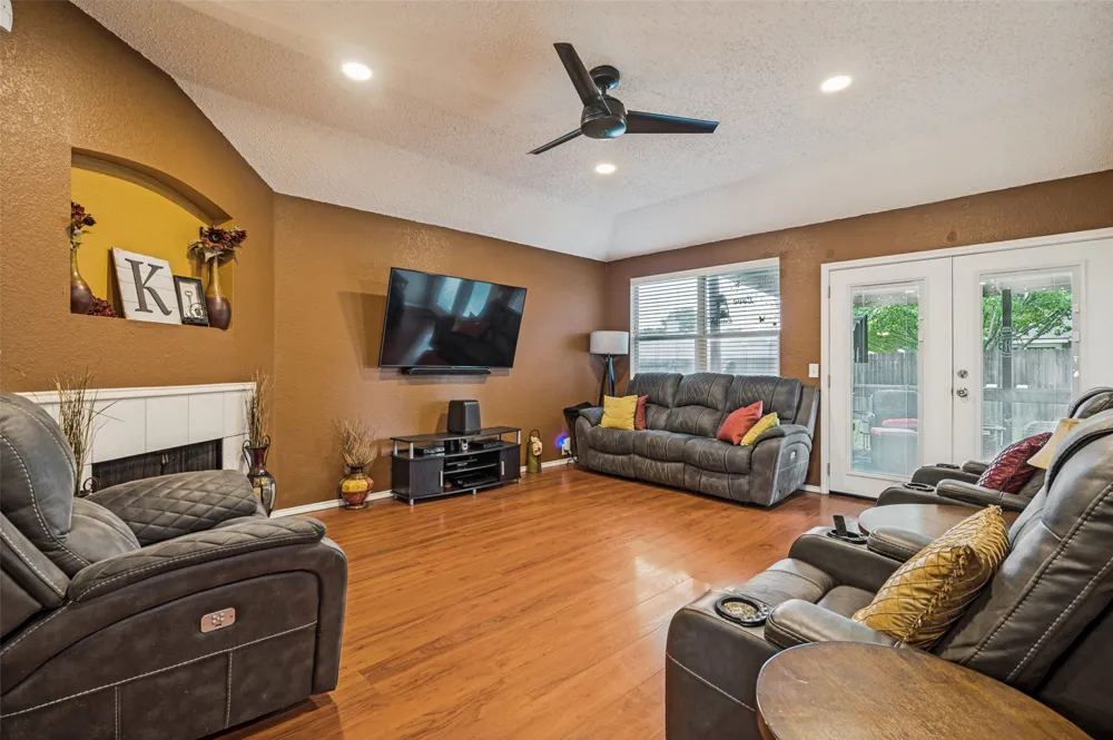1717 Berkeley Drive Glenn Heights, TX 75154
