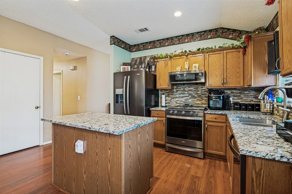 1717 Berkeley Drive Glenn Heights, TX 75154