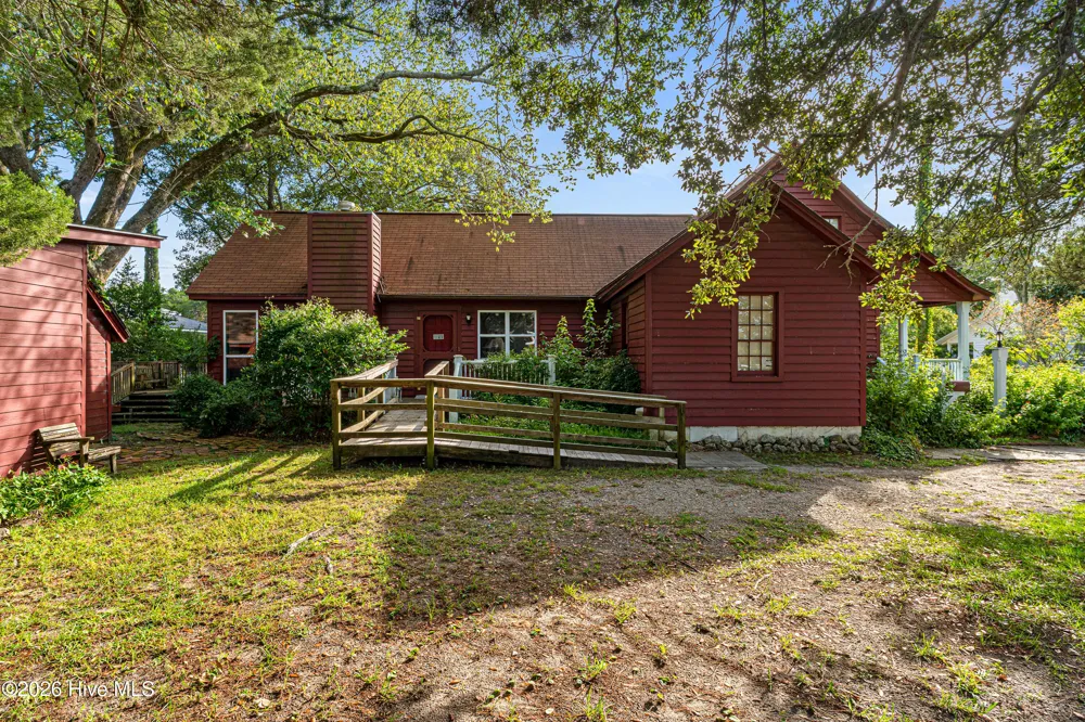 302 Moore Street Beaufort, NC 28516