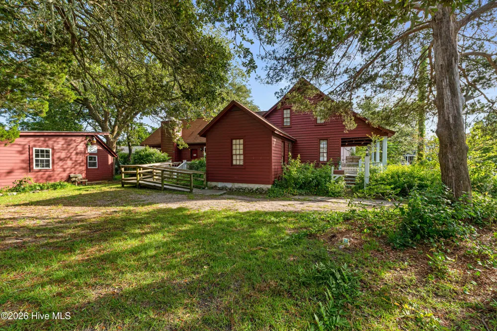 302 Moore Street Beaufort, NC 28516
