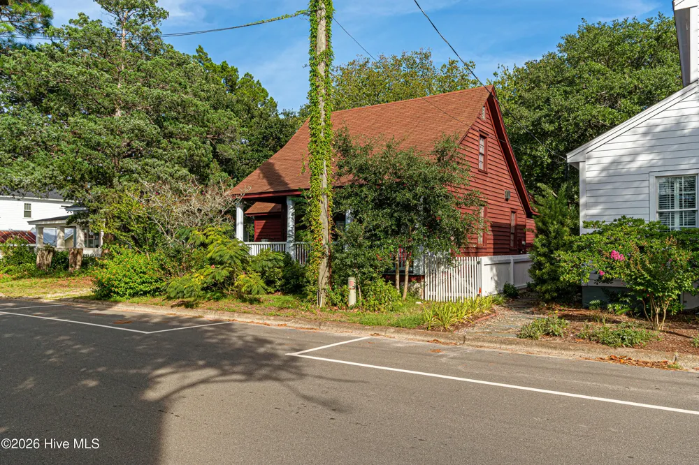 302 Moore Street Beaufort, NC 28516