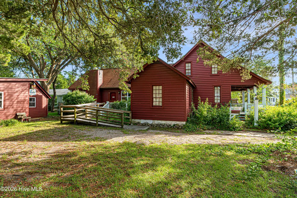 302 Moore Street Beaufort, NC 28516