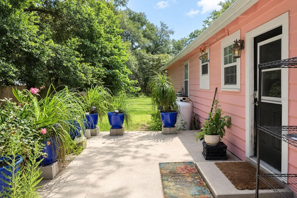 8231 SWAN LAKE ROAD Melrose, FL 32666