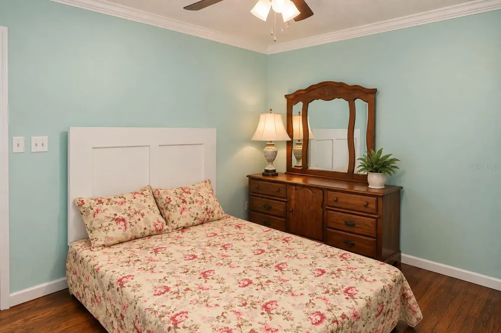 8231 SWAN LAKE ROAD Melrose, FL 32666