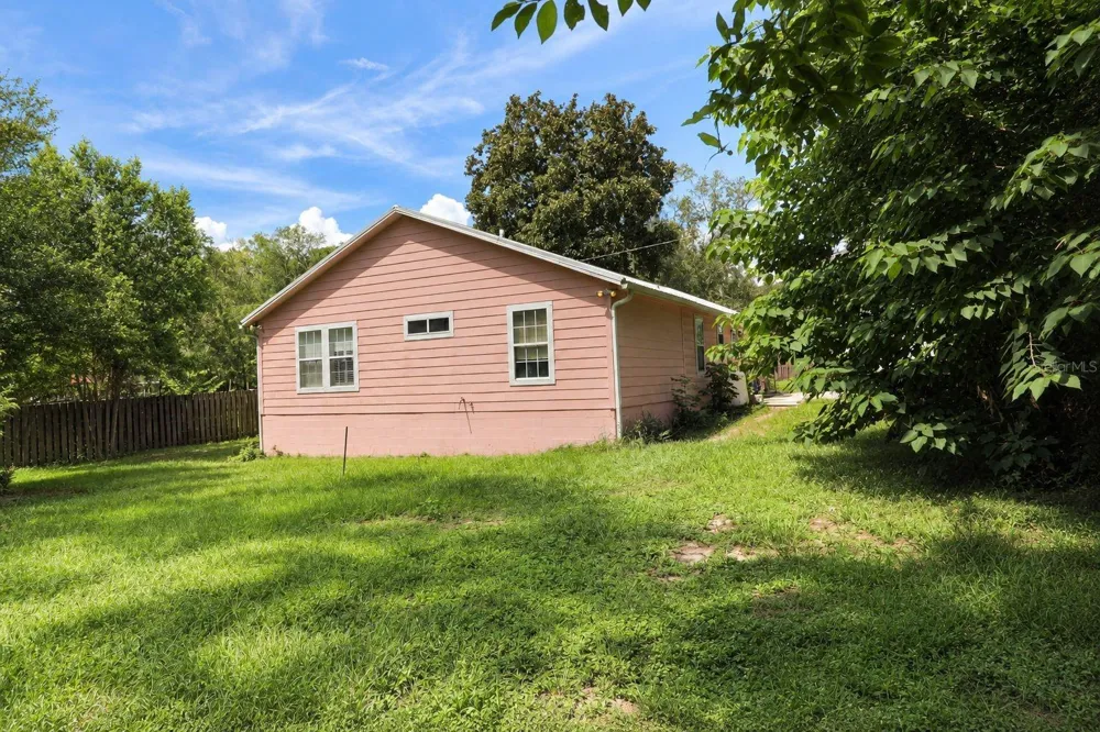 8231 SWAN LAKE ROAD Melrose, FL 32666