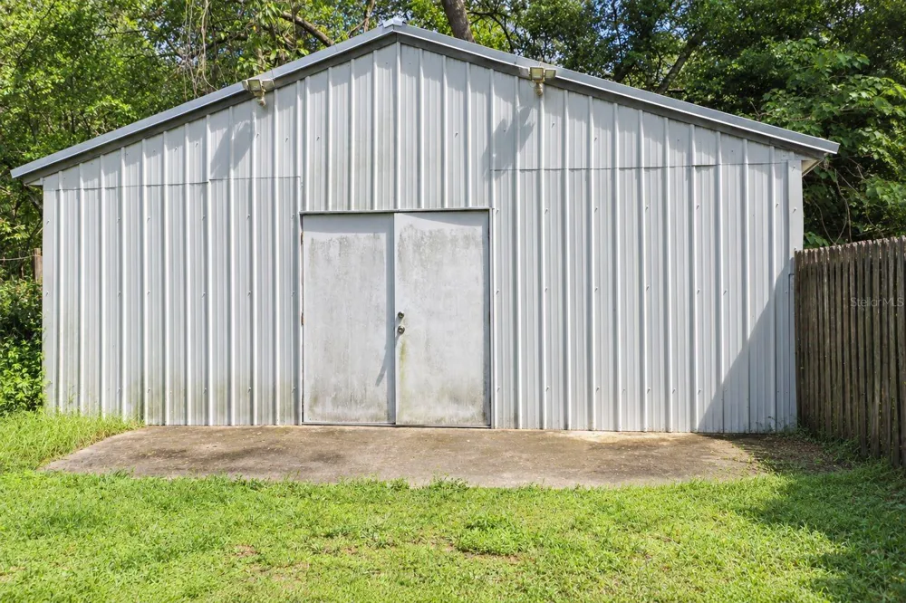 8231 SWAN LAKE ROAD Melrose, FL 32666