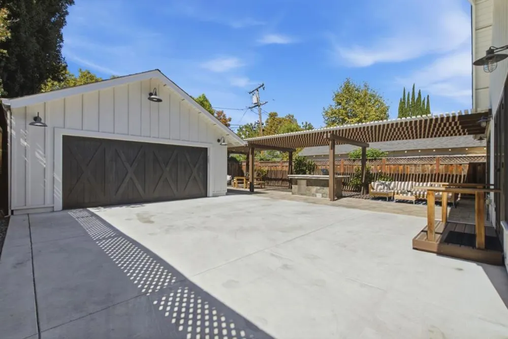 1063 Carolyn Avenue San Jose, CA 95125