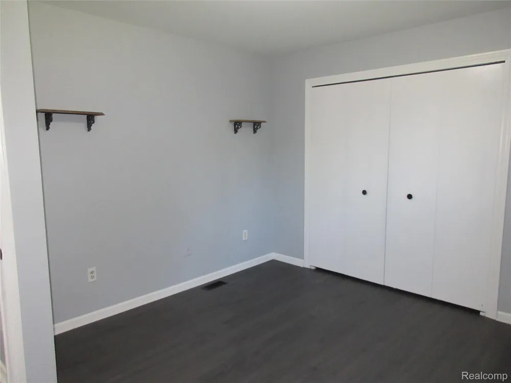 13760 Plumbrook Sterling Heights City, MI 48312