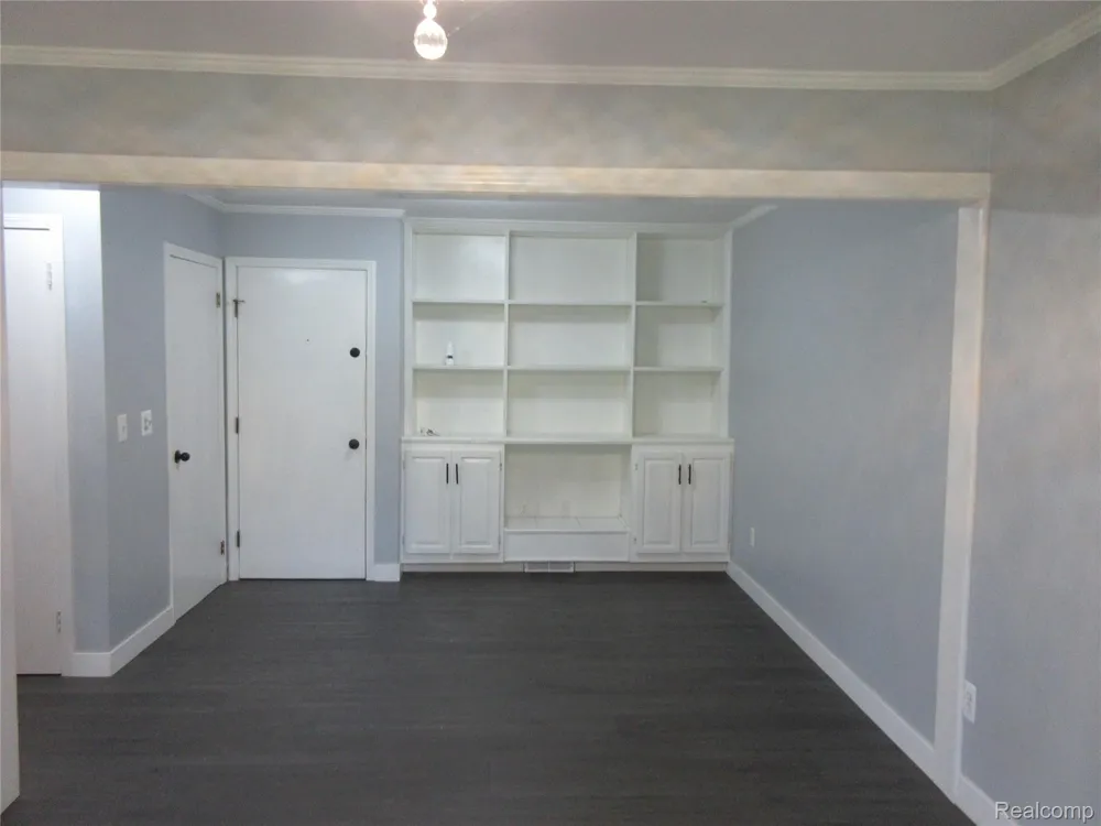 13760 Plumbrook Sterling Heights City, MI 48312