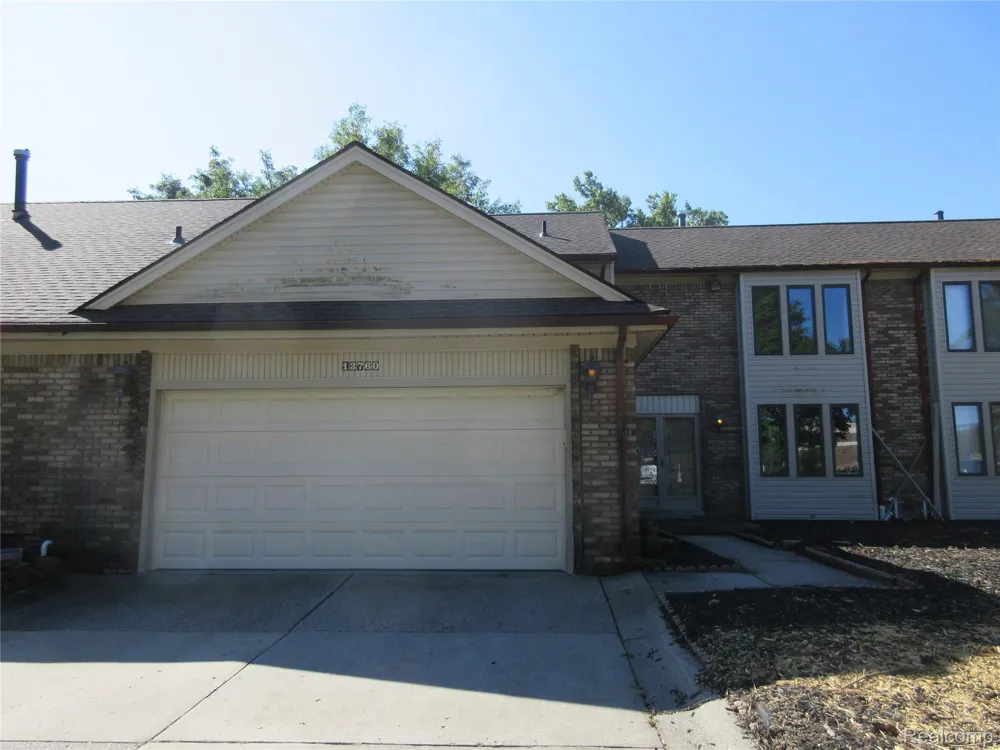 13760 Plumbrook Sterling Heights City, MI 48312