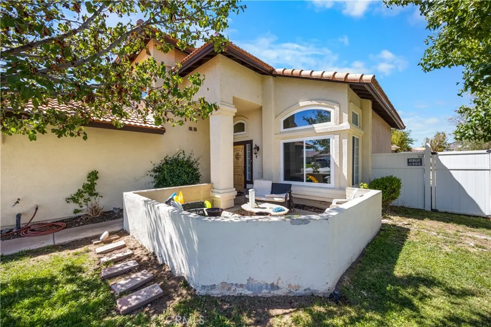 6990 Loma Vista Hesperia, CA 92345