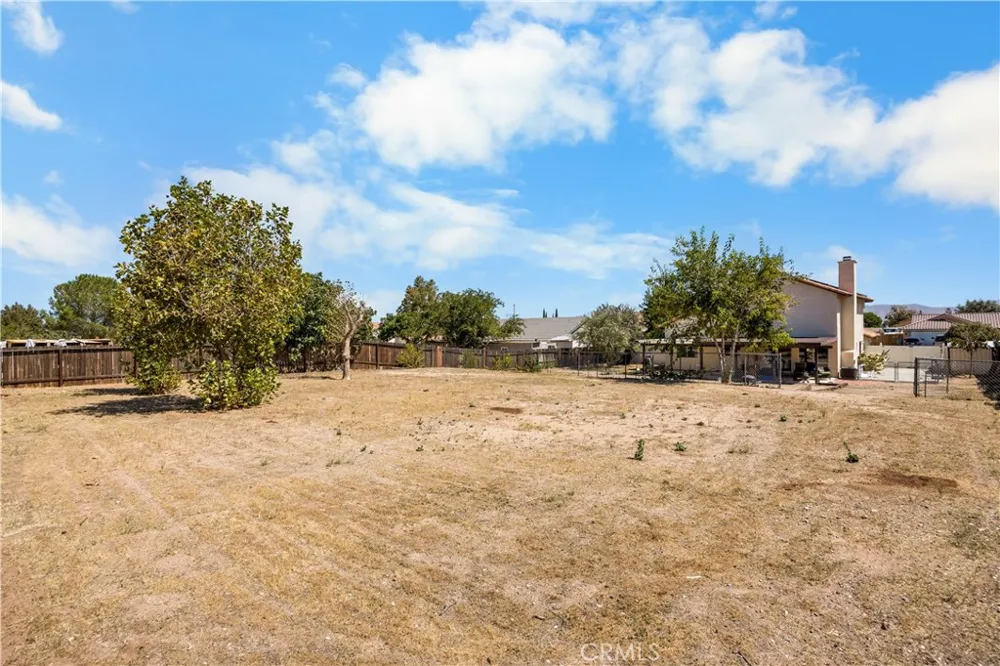 6990 Loma Vista Hesperia, CA 92345