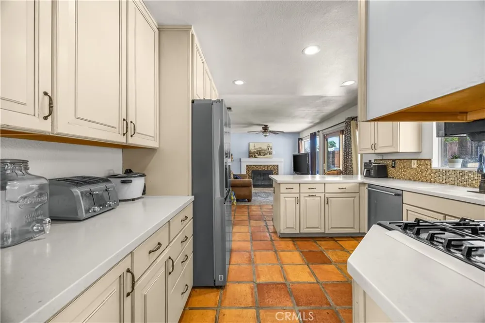 6990 Loma Vista Hesperia, CA 92345